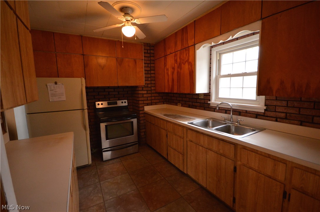 2454 County Line Road Madison, OH 44057 - Photo 5 of 15
