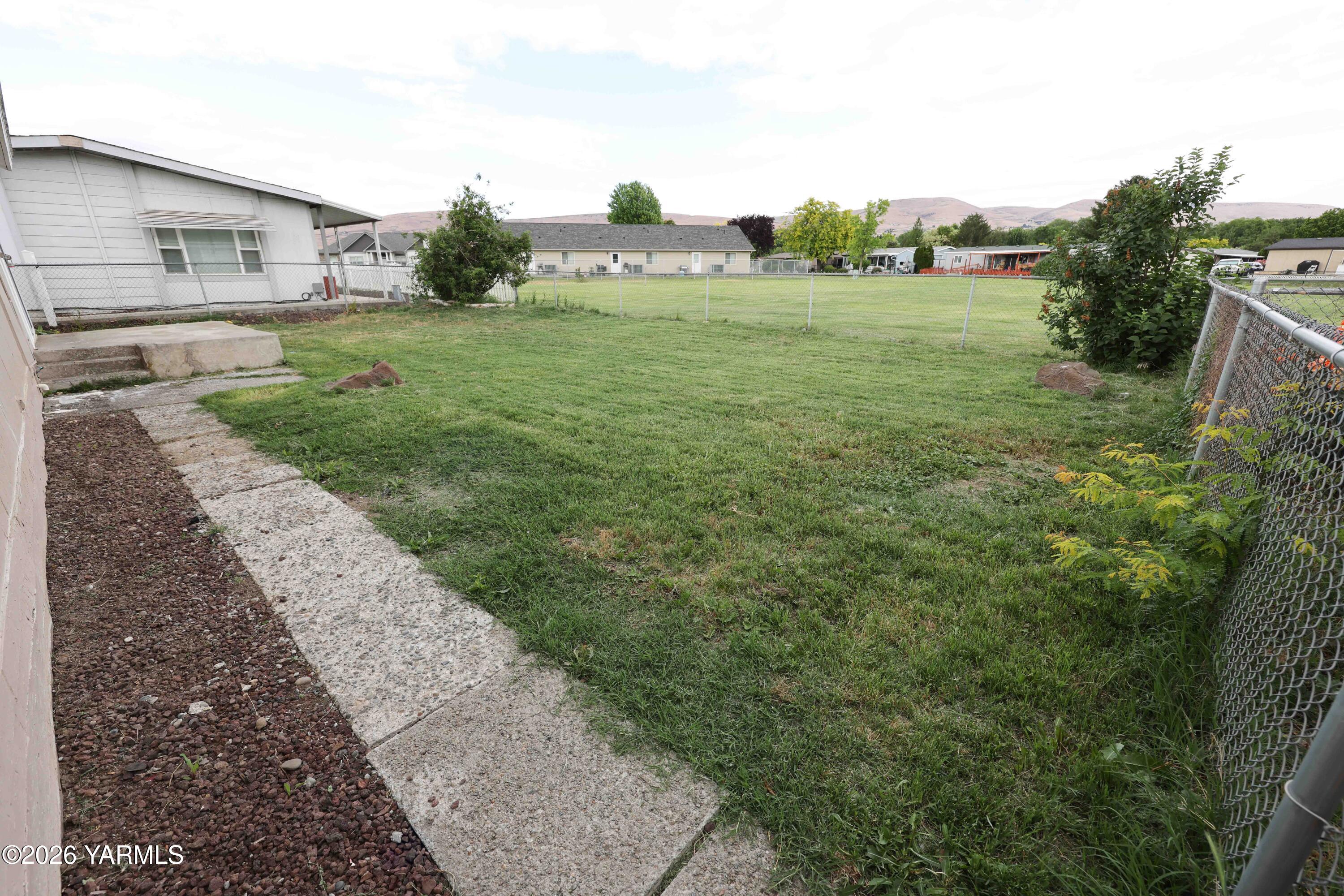 3701 Gun Club Road, Unit 16 Yakima, WA 98901 - Photo 16 of 17 Fenced back yard