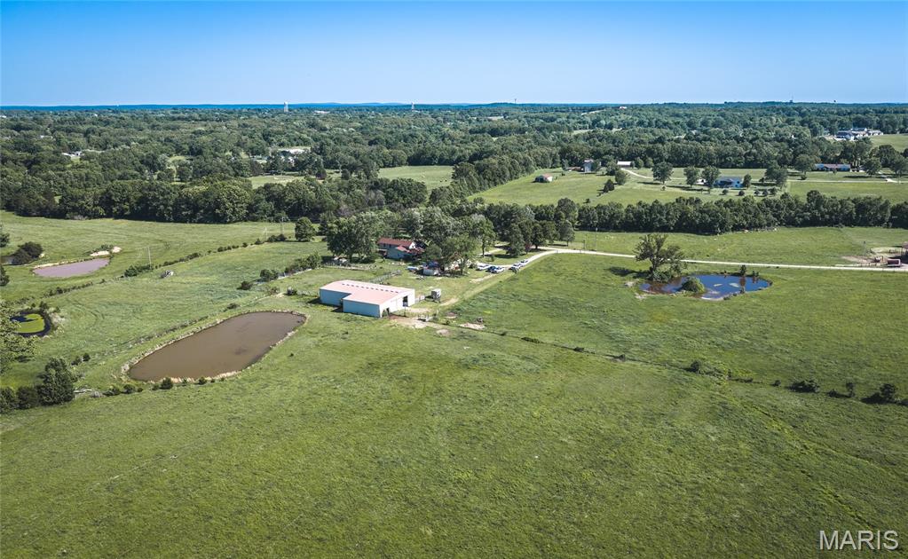 385 Woods Farm Road Sullivan, MO 63080 - Photo 2 of 52