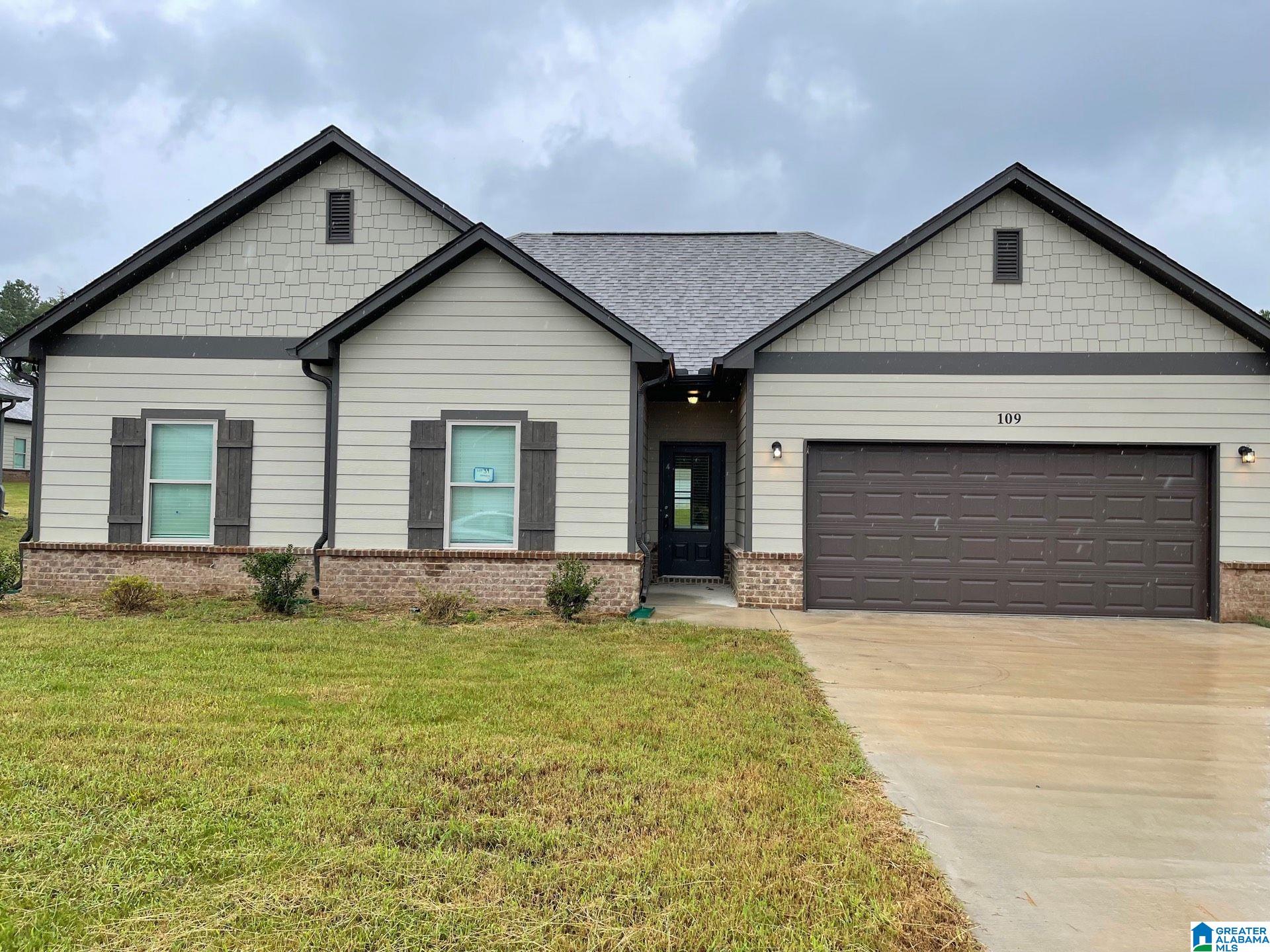 109 Ballington Way Clanton, AL 35045 - Photo 1 of 17