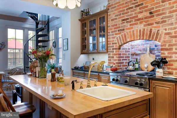 $3,450,000 | 600 G Street Southeast, Washington, DC 20003