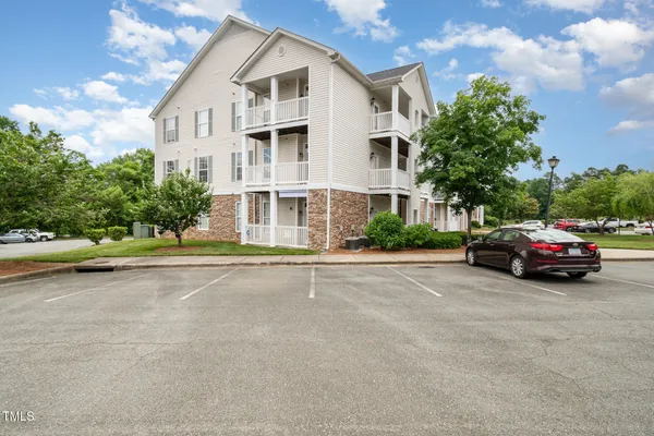 $184,000 | 3009 Winston Drive, Unit 90, Burlington, NC 27215