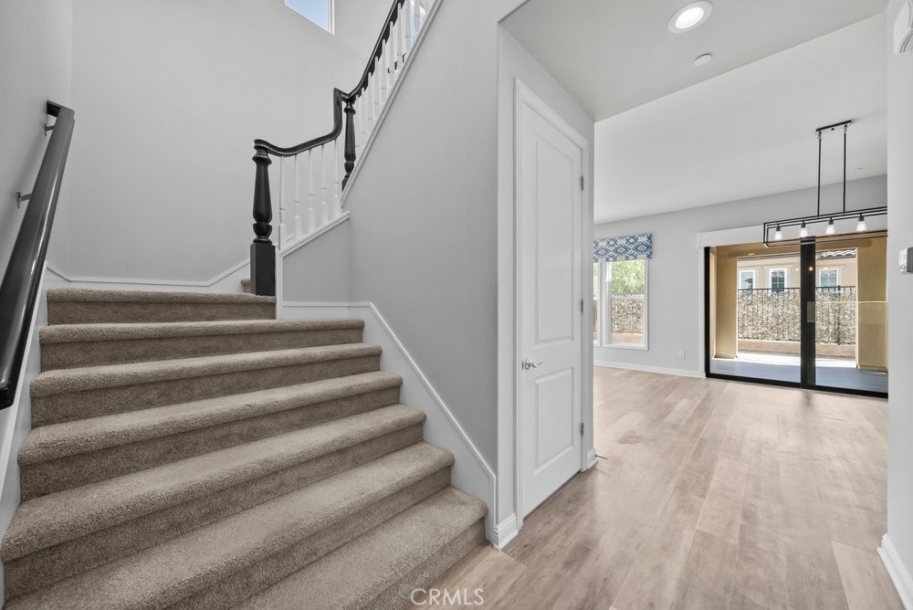 20752 Spruce Circle Porter Ranch, CA 91326 - Photo 8 of 66 Gallery Image 8