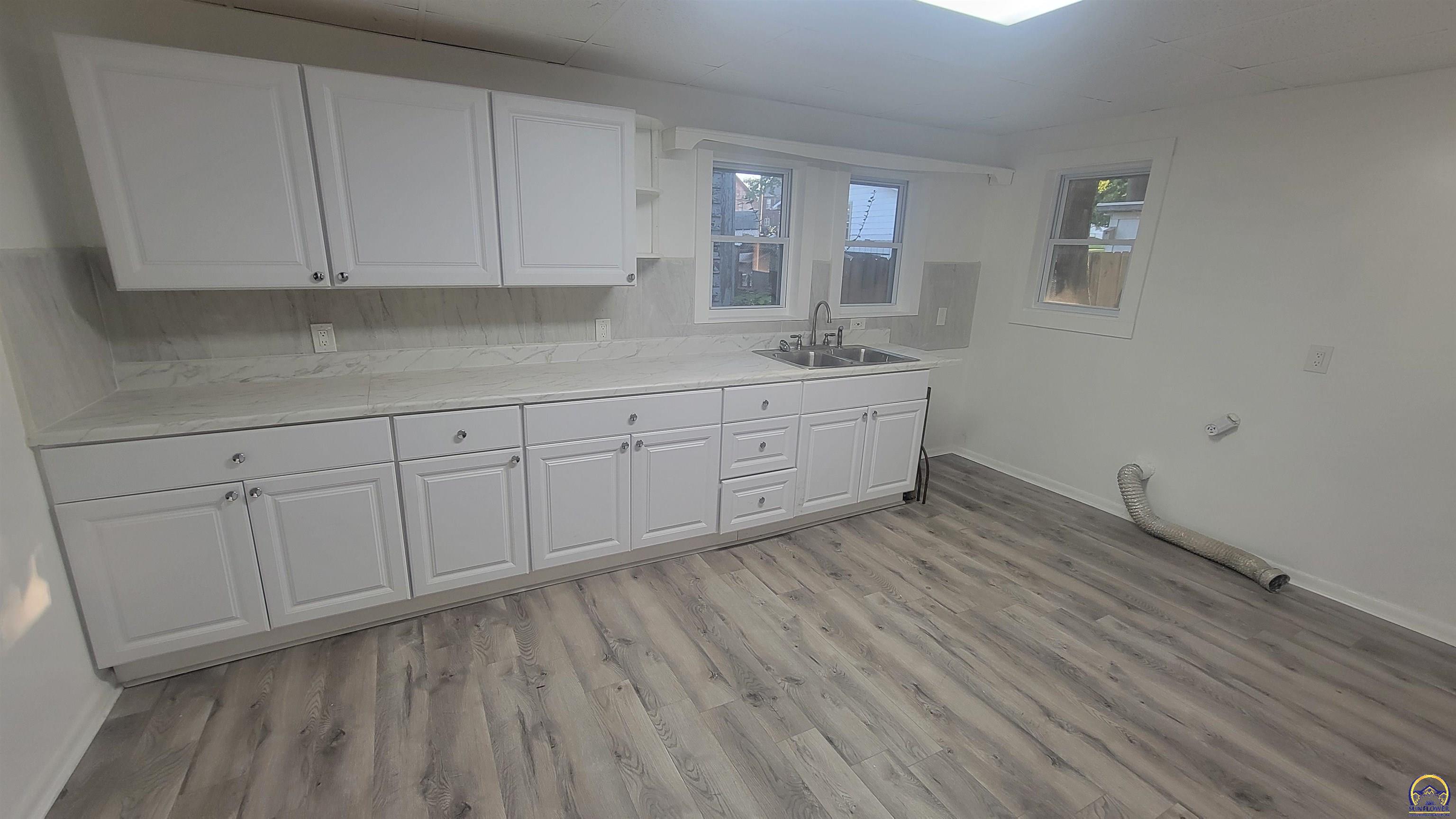 223 Southwest Harrison Street Topeka, KS 66603 - Photo 8 of 10