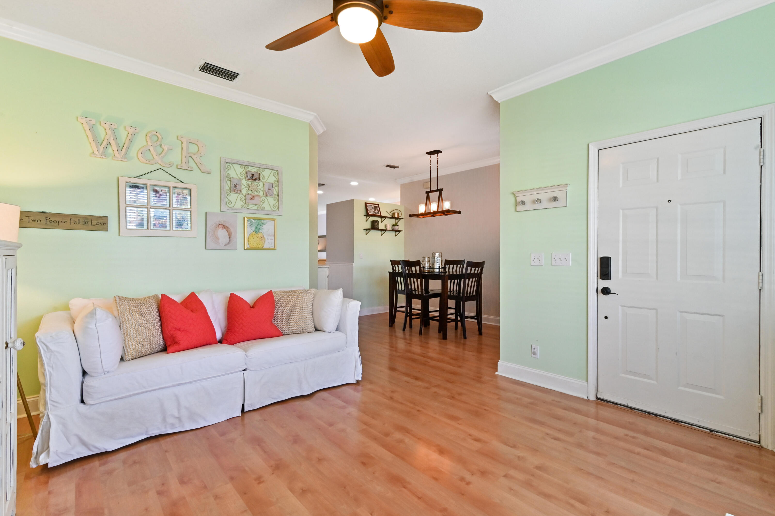 6262 Drake Street Jupiter, FL 33458 - Photo 9 of 33 Living Room/Entry/Dining