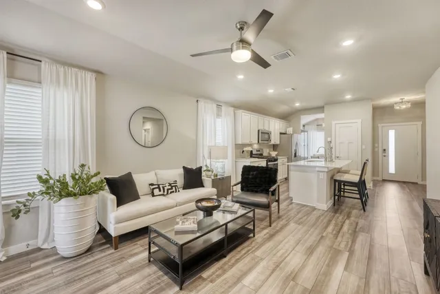 $320,000 | 200 Coda Crossing, Georgetown, TX 78633