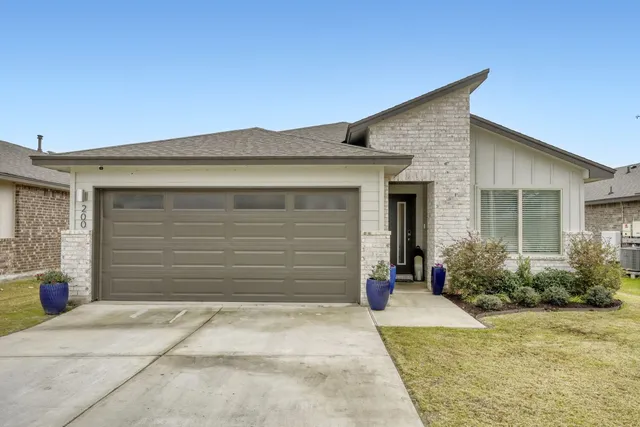 $320,000 | 200 Coda Crossing, Georgetown, TX 78633
