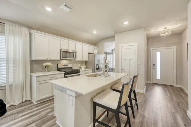 $320,000 | 200 Coda Crossing, Georgetown, TX 78633