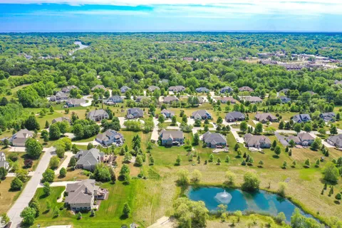 $1,350,000 | 11511 Oakview Court, Mequon, WI 53092
