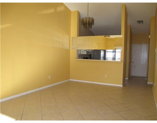 9090 Southwest 21st Street, Unit E Boca Raton, FL 33428 - Photo 3 of 11 Living Room