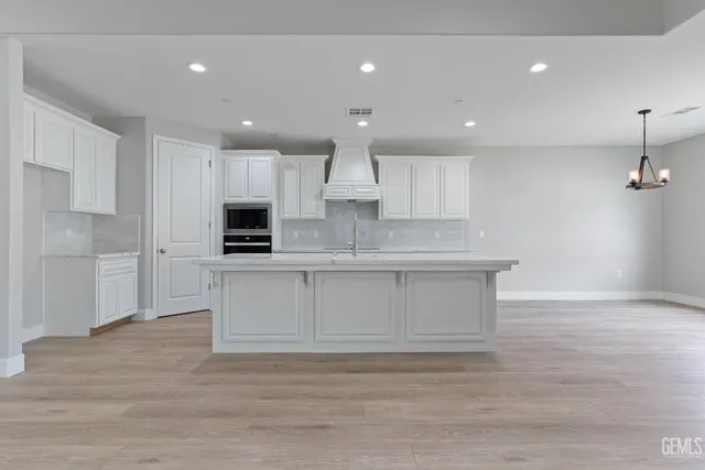 $644,500 | Undisclosed Address, Shafter, CA 93263