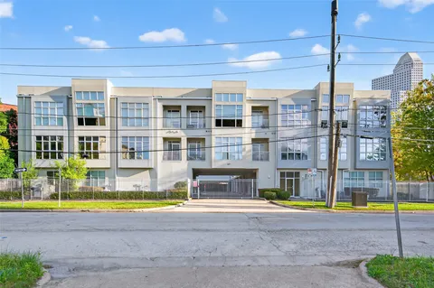$260,000 | 207 Pierce Street, Unit 307, Houston, TX 77002