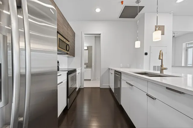 $260,000 | 207 Pierce Street, Unit 307, Houston, TX 77002