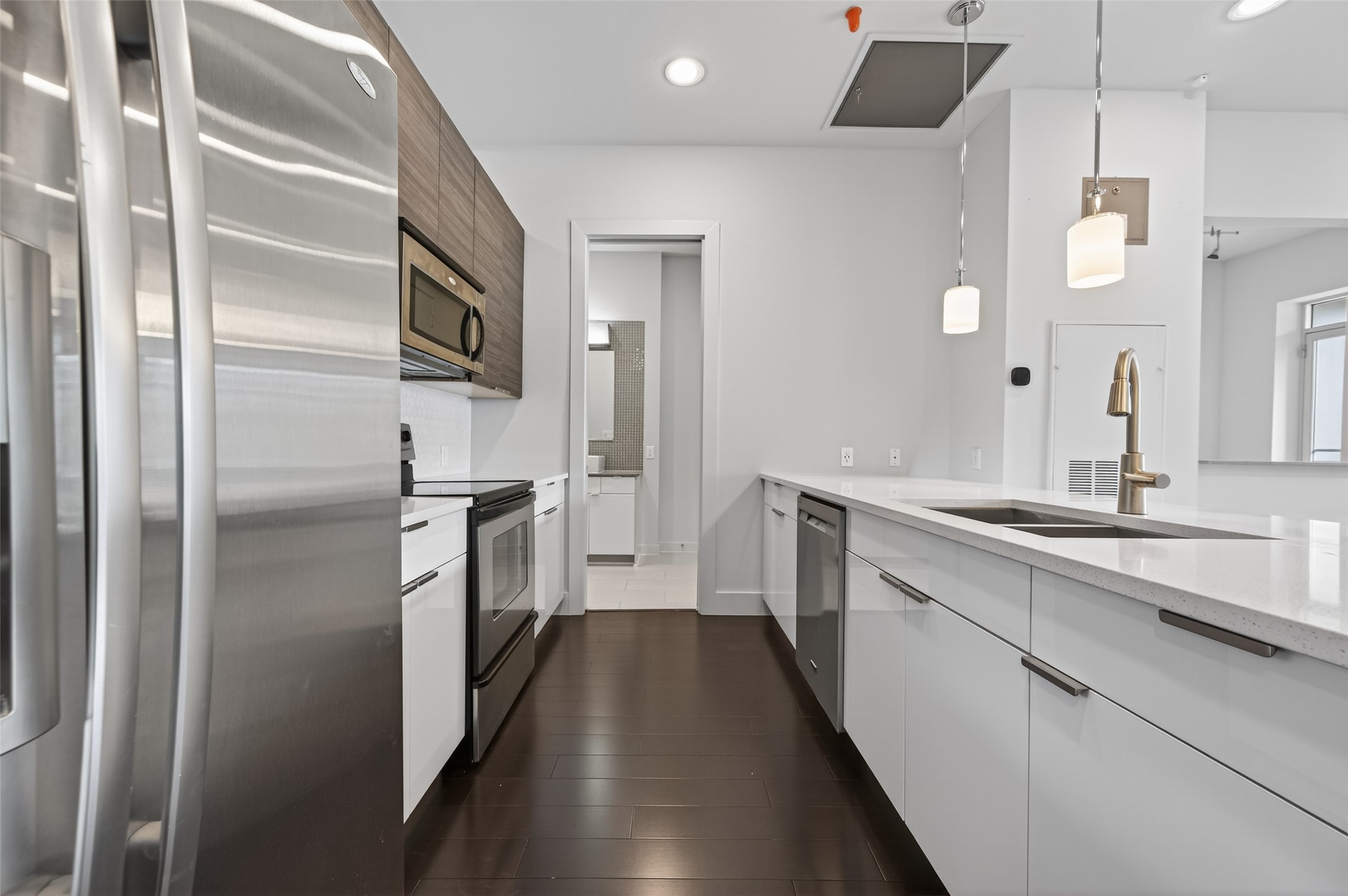 207 Pierce Street, Unit 307 Houston, TX 77002 - Photo 12 of 33