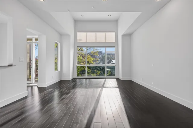 $260,000 | 207 Pierce Street, Unit 307, Houston, TX 77002