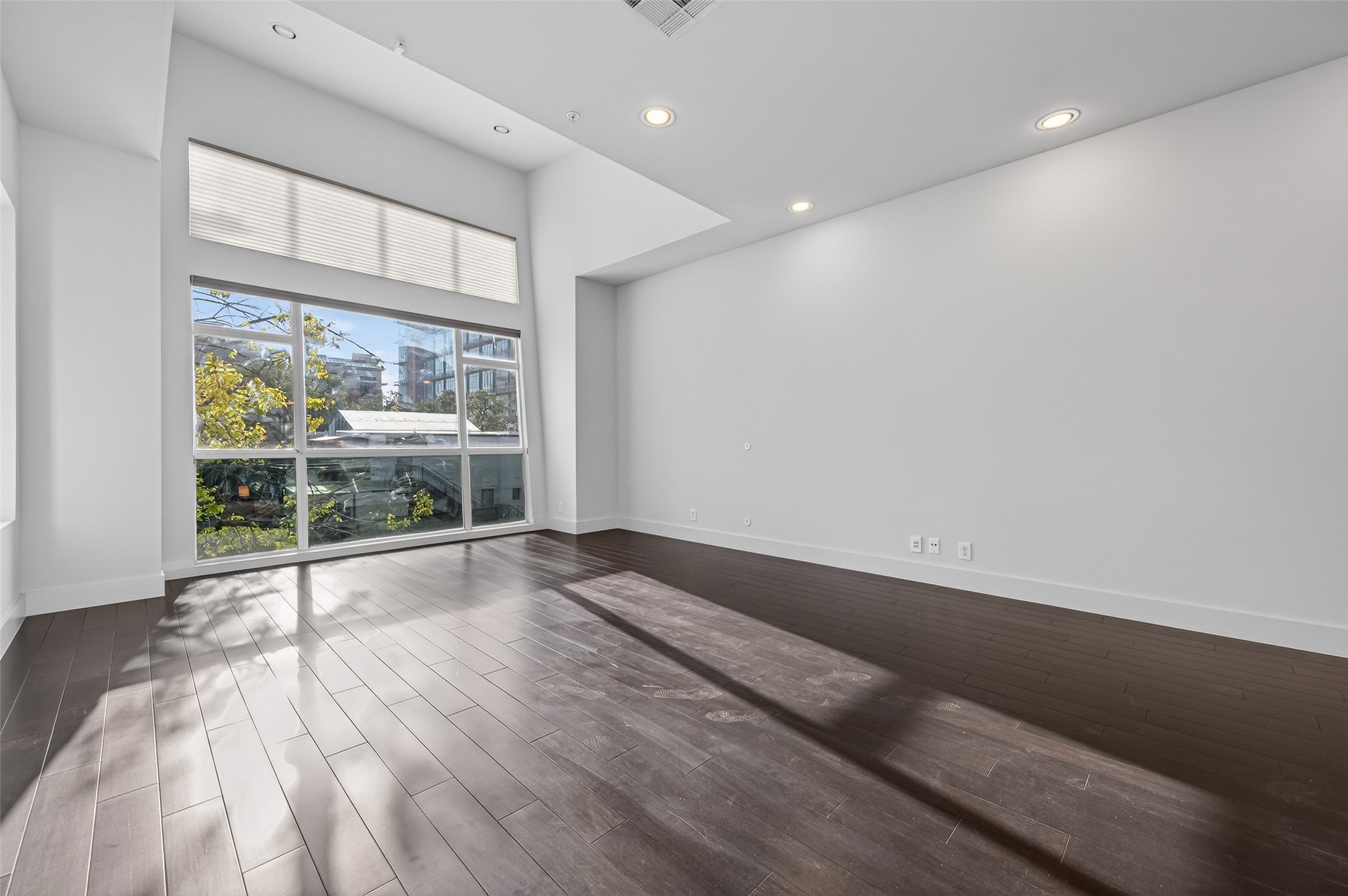 207 Pierce Street, Unit 307 Houston, TX 77002 - Photo 17 of 33