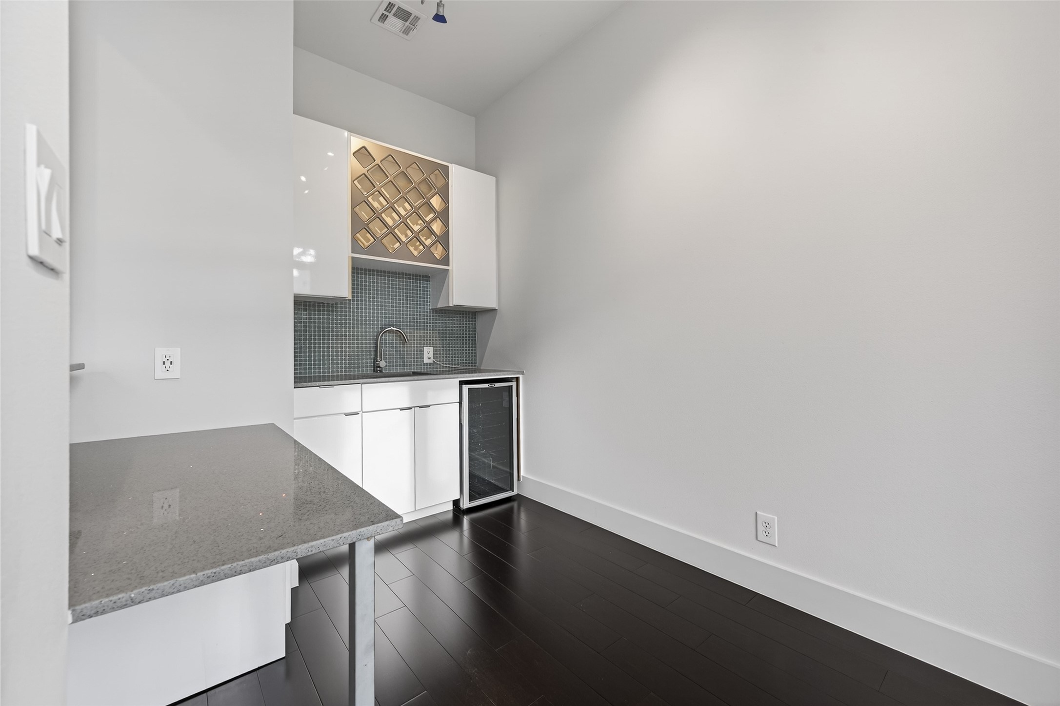 207 Pierce Street, Unit 307 Houston, TX 77002 - Photo 19 of 33