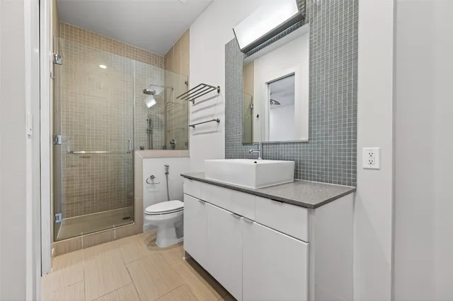 $260,000 | 207 Pierce Street, Unit 307, Houston, TX 77002