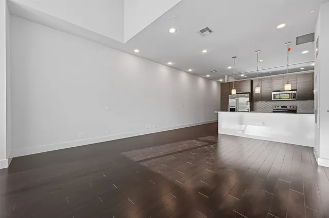 $260,000 | 207 Pierce Street, Unit 307, Houston, TX 77002