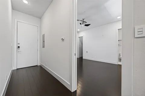 $260,000 | 207 Pierce Street, Unit 307, Houston, TX 77002