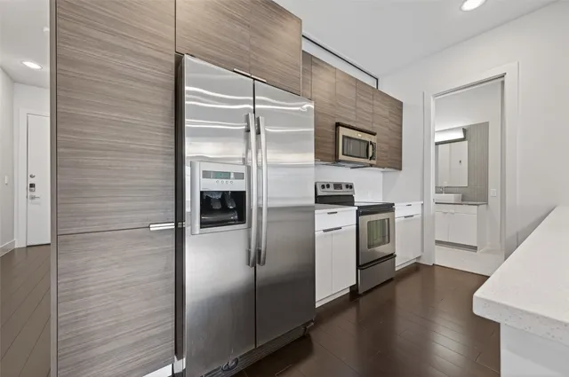 $260,000 | 207 Pierce Street, Unit 307, Houston, TX 77002