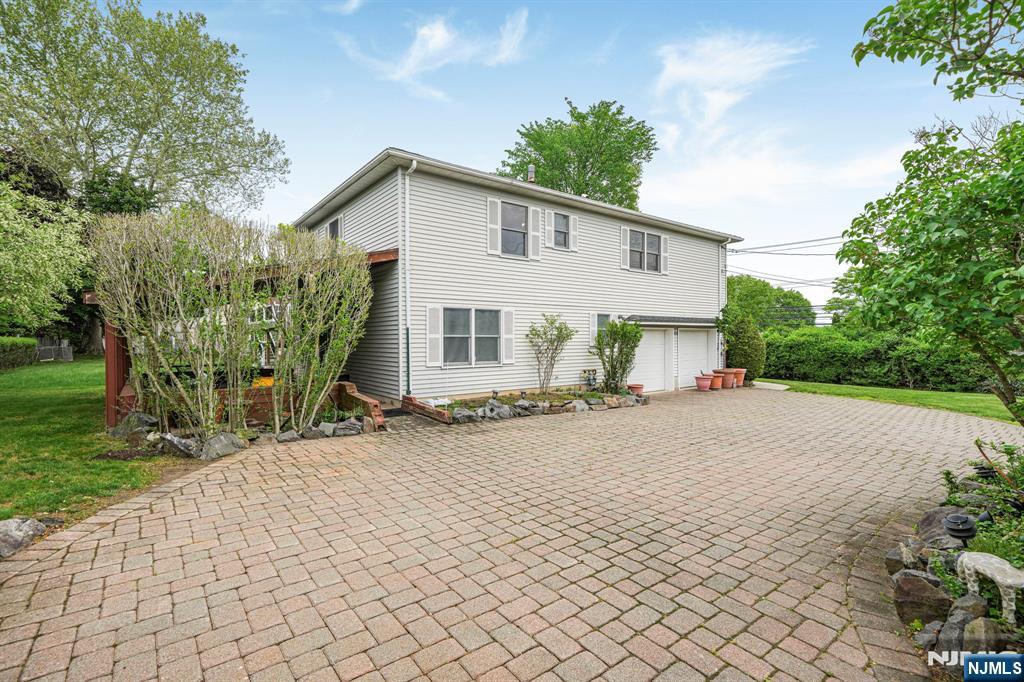 433 Tappan Road Northvale, NJ 07647 - Photo 4 of 39