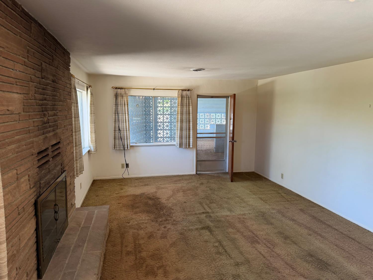 231 Boarman Street Jackson, CA 95642 - Photo 32 of 65 Family room to door