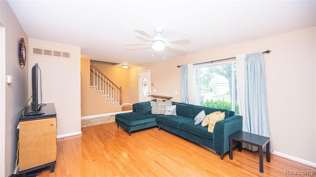 101 Dalton Drive Rochester Hills, MI 48307 - Photo 14 of 44