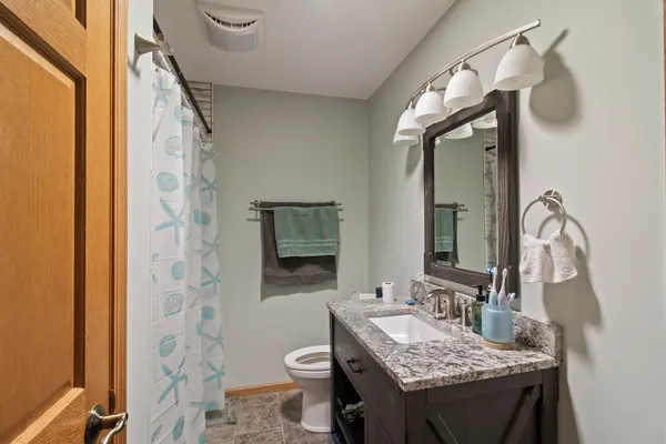 $199,900 | 812 West 3rd Street, Gilman, IL 60938