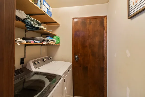 $199,900 | 812 West 3rd Street, Gilman, IL 60938