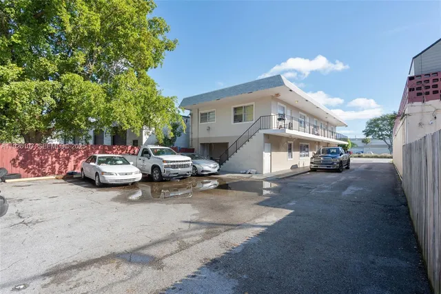 $1,200 | 4021 North Andrews Avenue, Unit 3, Oakland Park, FL 33309