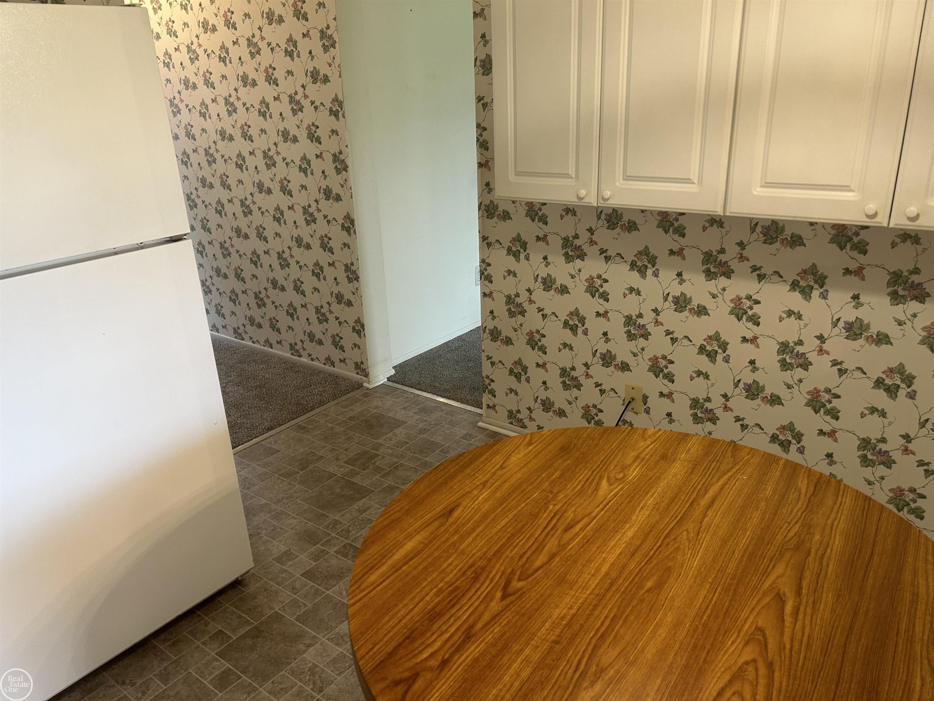 29304 Hoover Road Warren, MI 48093 - Photo 5 of 24