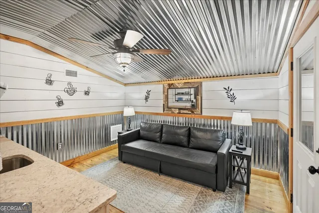 $1,250,000 | 1330 Sr-110, Waynesville, GA 31566