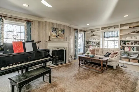 $1,350,000 | 6501 High Drive, Mission Hills, KS 66208