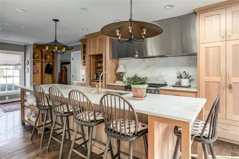 $1,350,000 | 6501 High Drive, Mission Hills, KS 66208