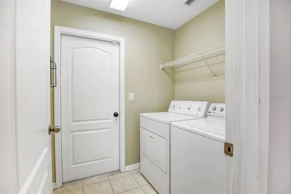 $319,900 | 5922 Phoebenest Drive, Lithia, FL 33547