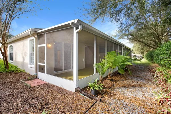 $319,900 | 5922 Phoebenest Drive, Lithia, FL 33547
