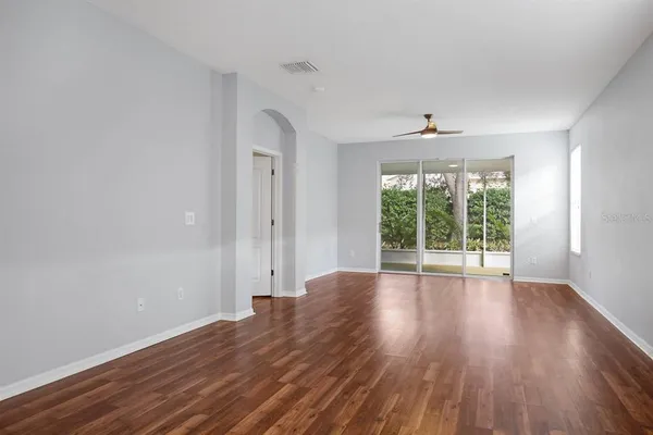 $319,900 | 5922 Phoebenest Drive, Lithia, FL 33547