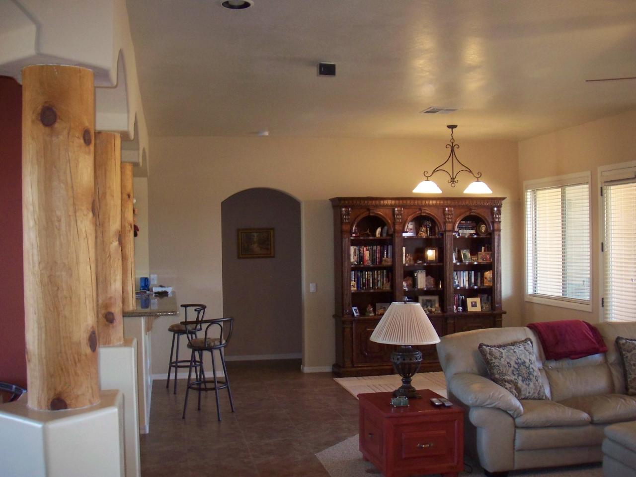 LIVING ROOM/DINING ROOM