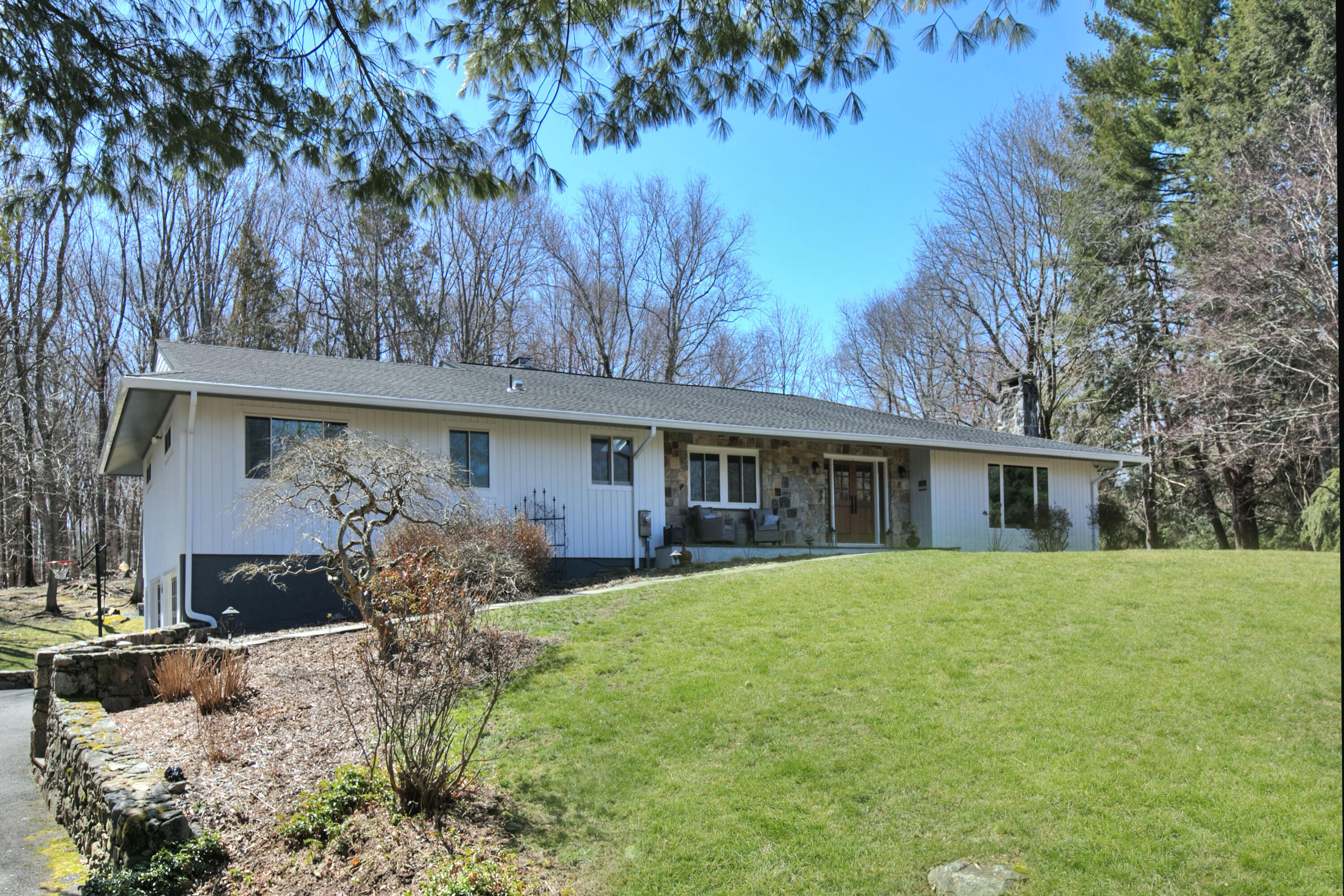 665 Silvermine Road New Canaan, CT 06840 - Photo 1 of 42 665 Silvermine