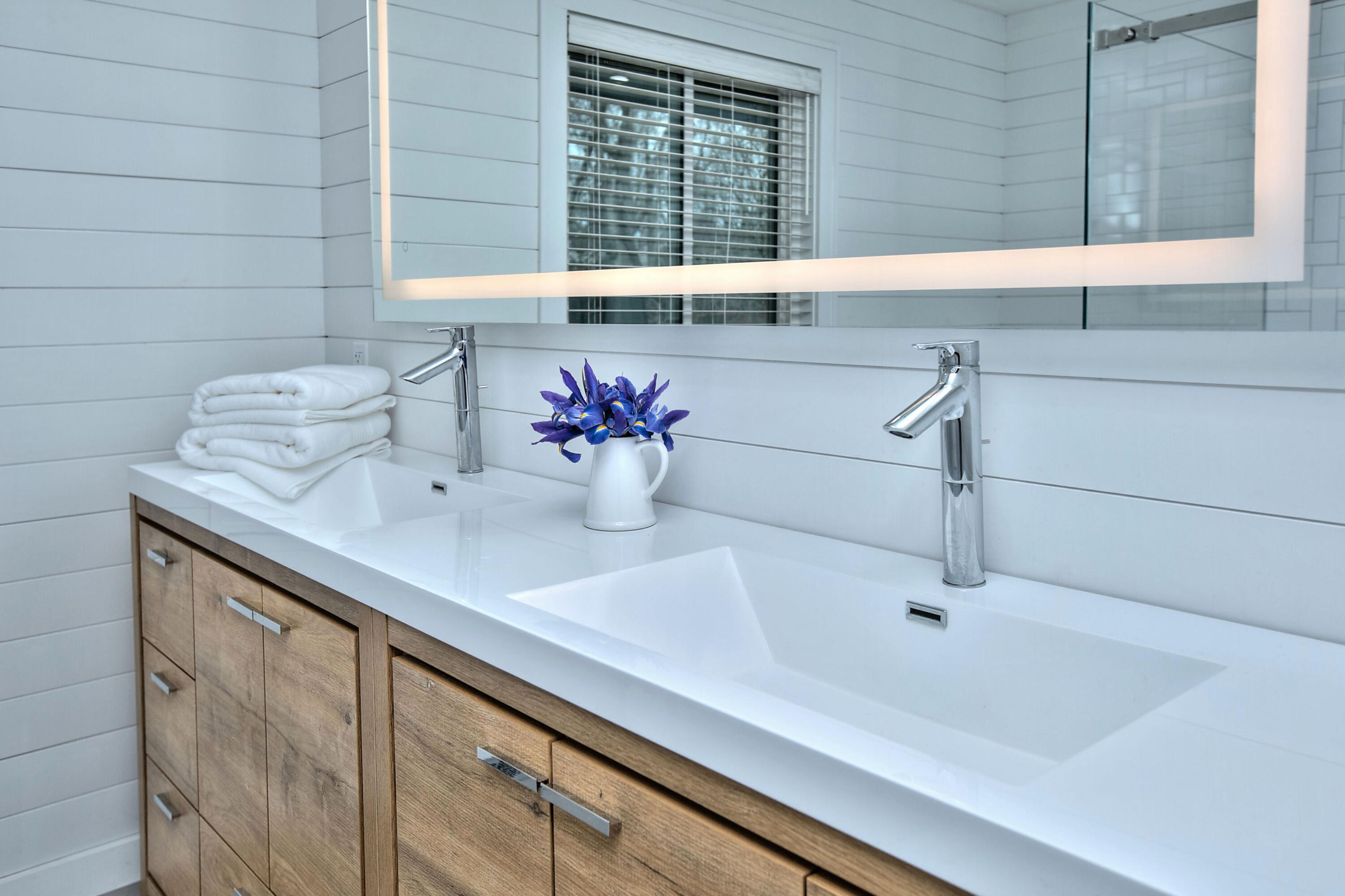 665 Silvermine Road New Canaan, CT 06840 - Photo 23 of 42 Primary Bath