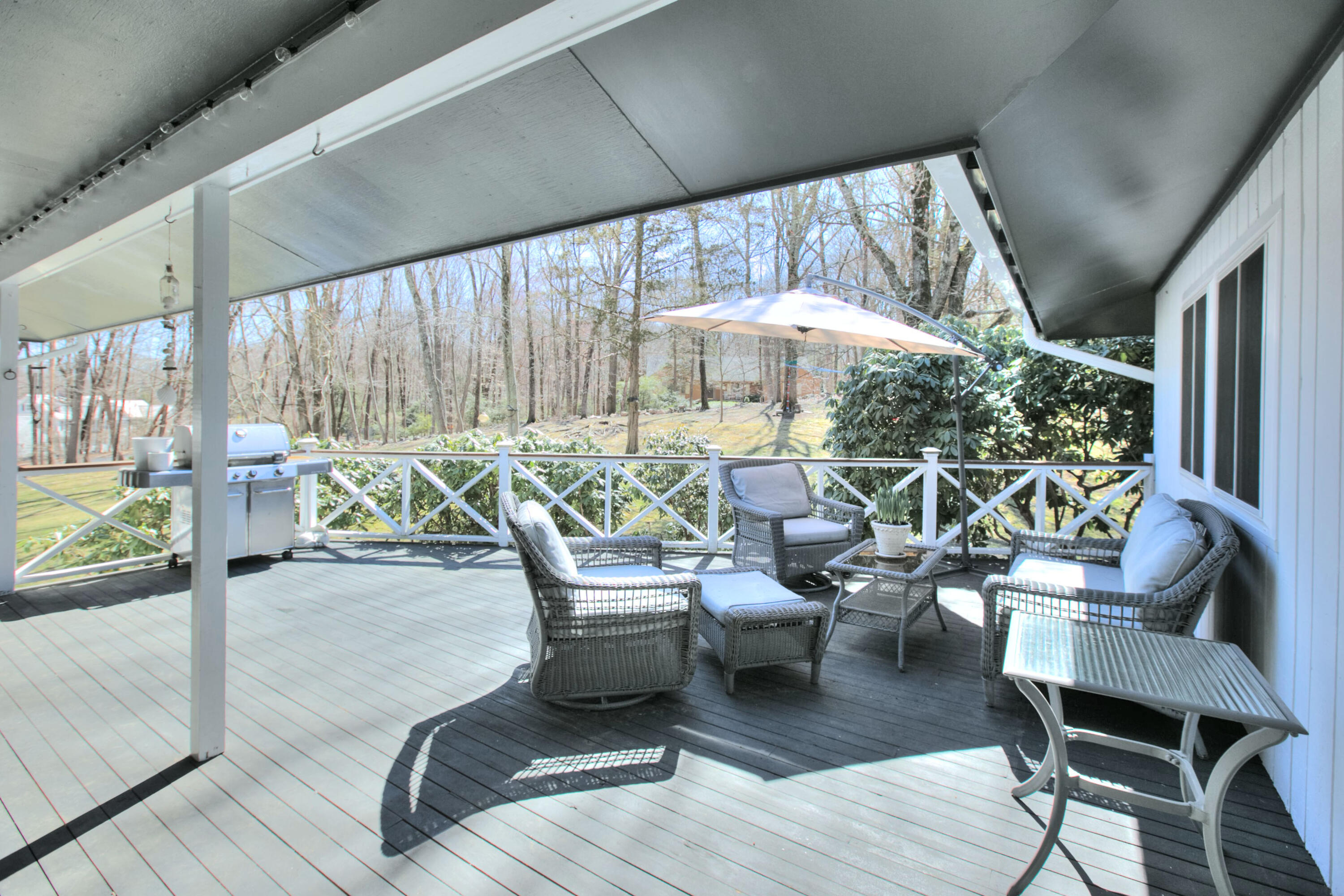 665 Silvermine Road New Canaan, CT 06840 - Photo 35 of 42 Sunny deck
