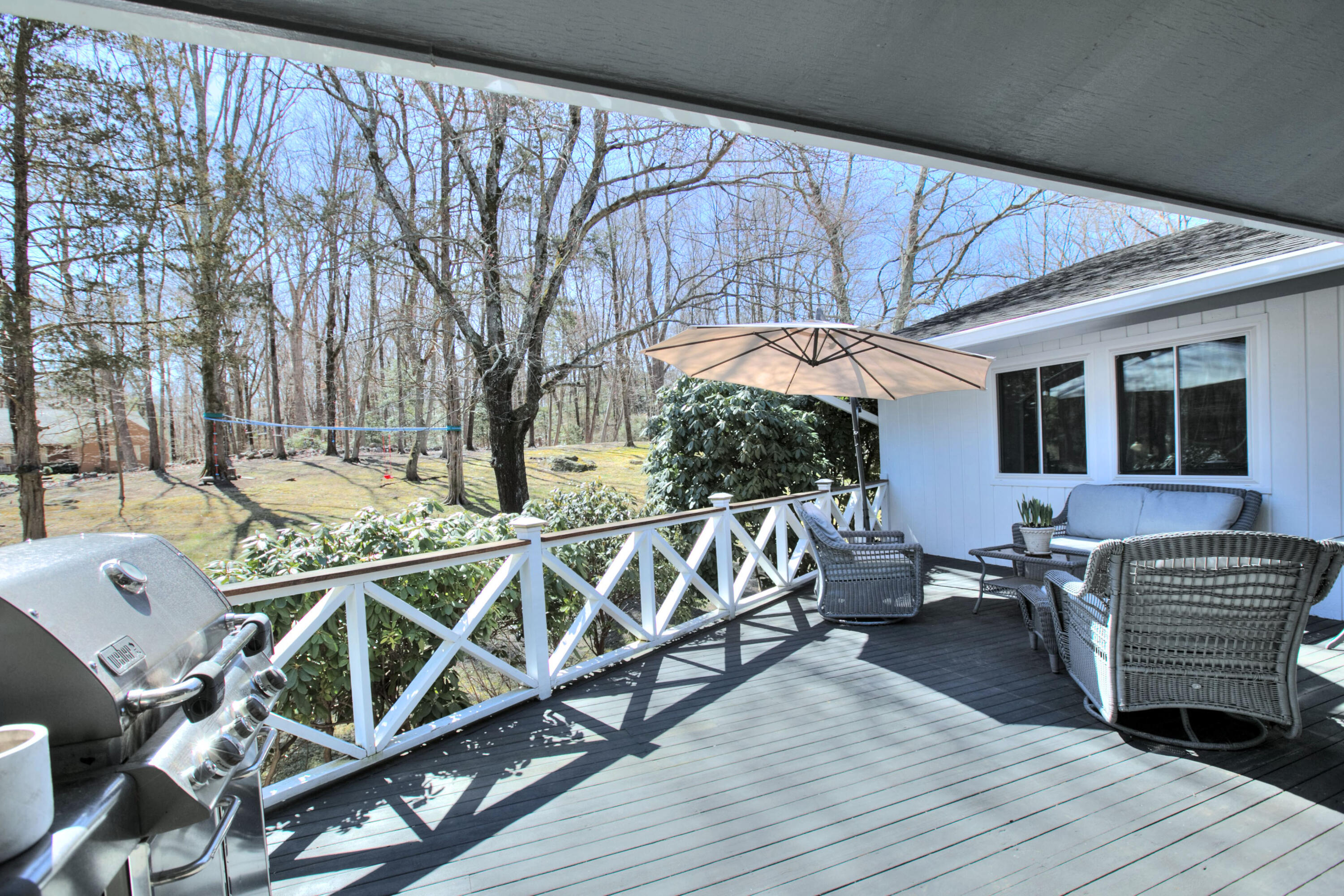 665 Silvermine Road New Canaan, CT 06840 - Photo 37 of 42 Ocerlooks backyard