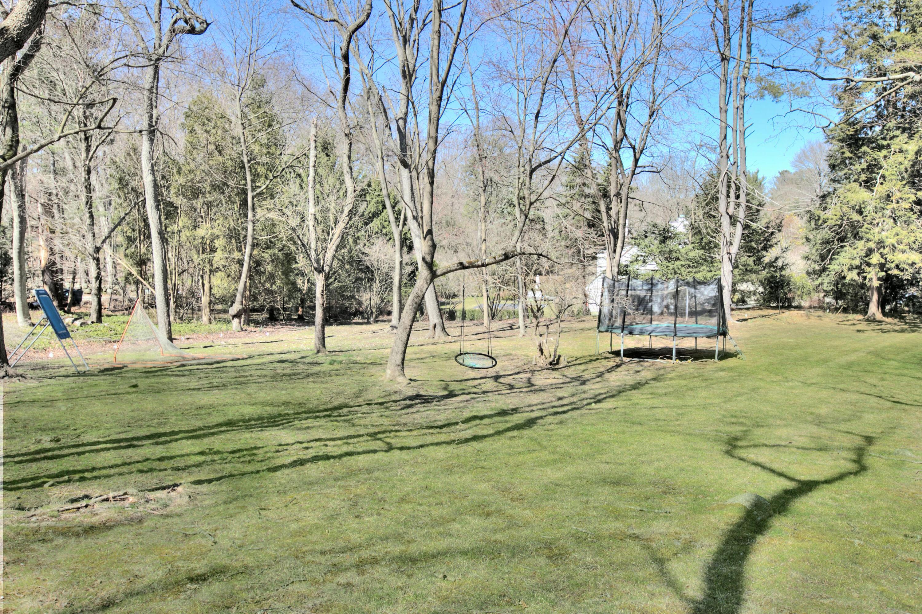 665 Silvermine Road New Canaan, CT 06840 - Photo 39 of 42 Back yard