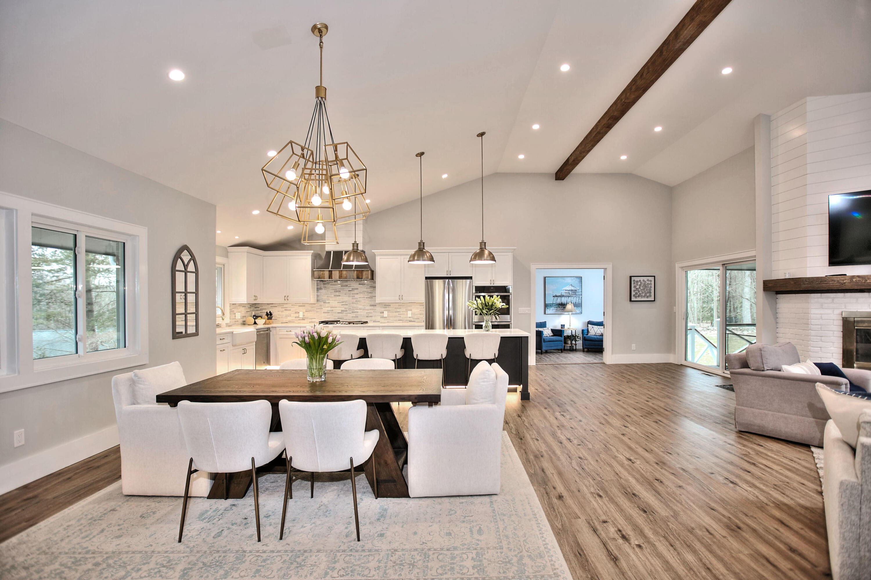 665 Silvermine Road New Canaan, CT 06840 - Photo 4 of 42 Light and bright!