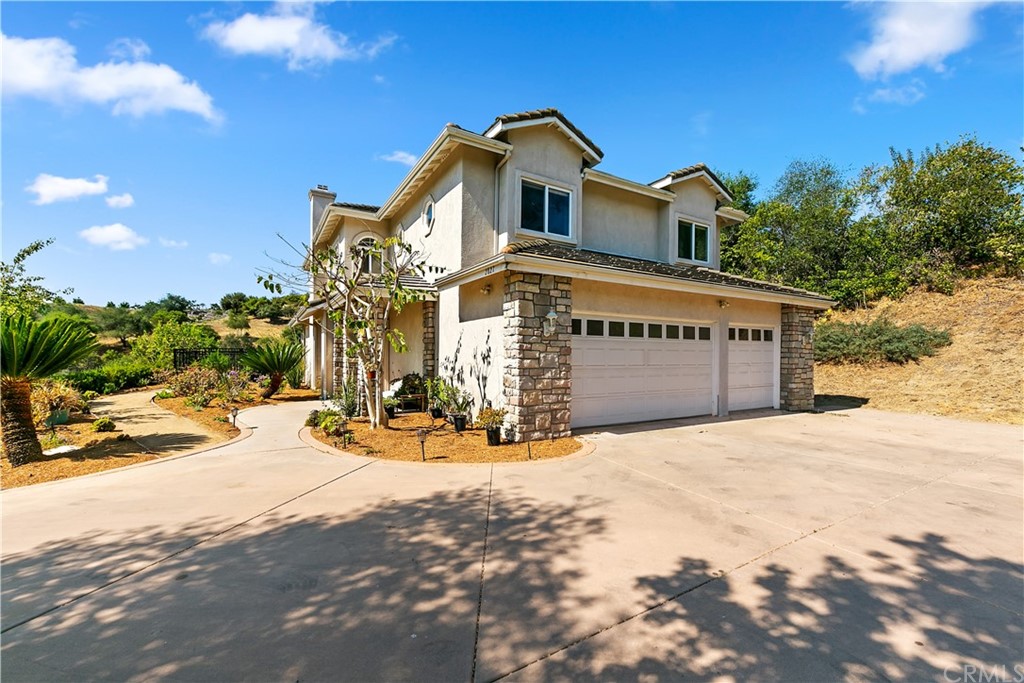 2827 Vía Del Robles Fallbrook, CA 92028 - Photo 1 of 1 Gallery Image 1