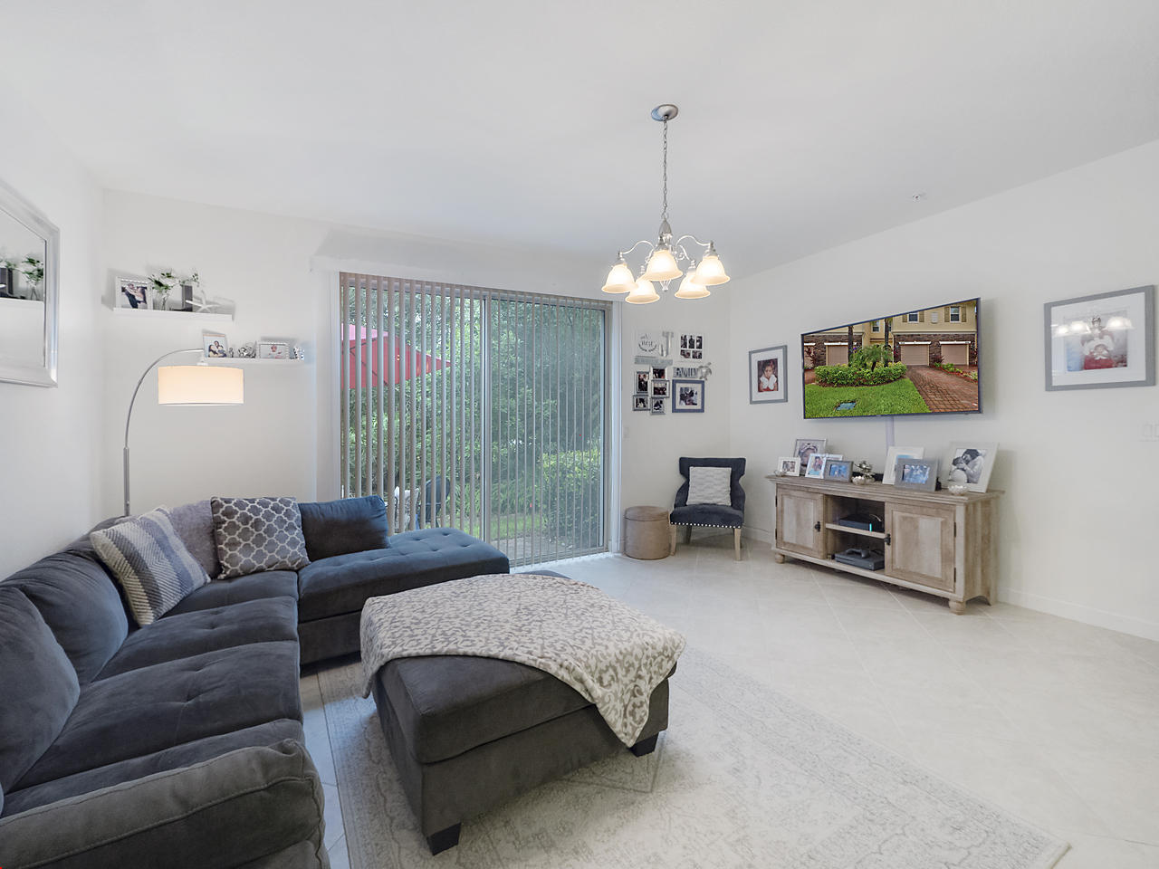 9558 Southwest Purple Martin Way Stuart, FL 34997 - Photo 6 of 13 Living/Great