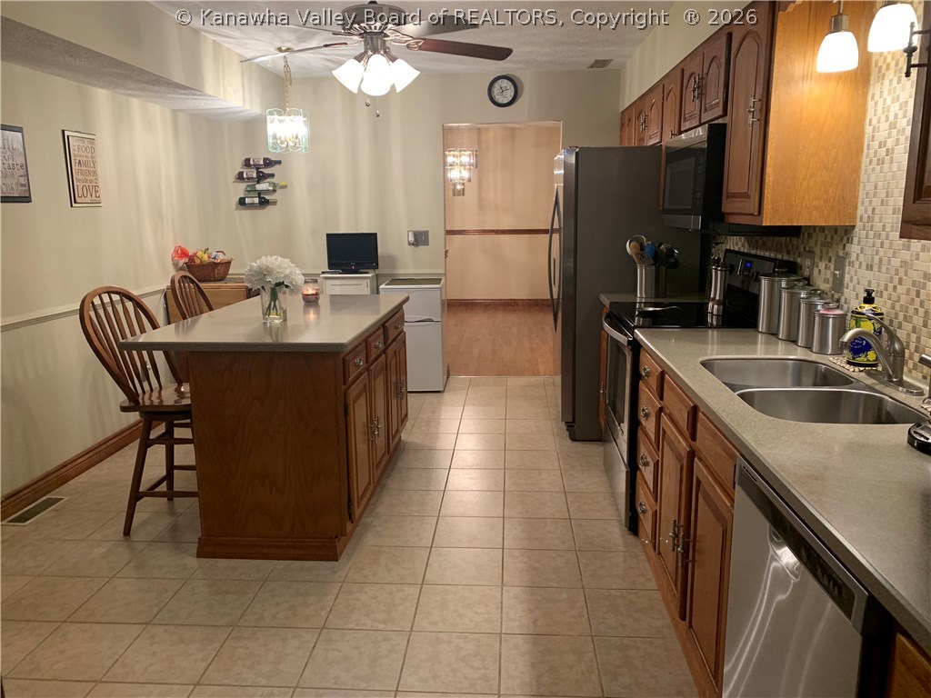 304 South Pinch Road Elkview, WV 25071 - Photo 7 of 30 Gallery Image 7