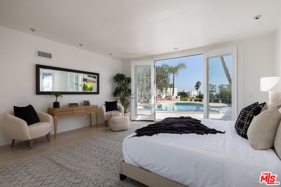 8914 Devlin Place Los Angeles, CA 90069 - Photo 23 of 37