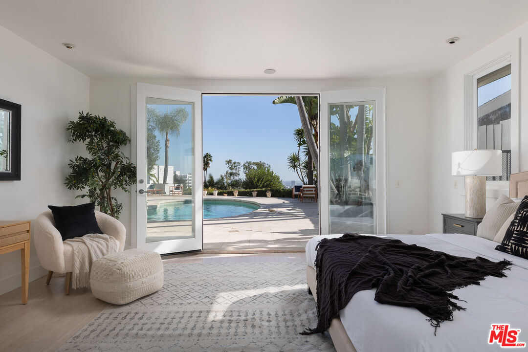 8914 Devlin Place Los Angeles, CA 90069 - Photo 24 of 37